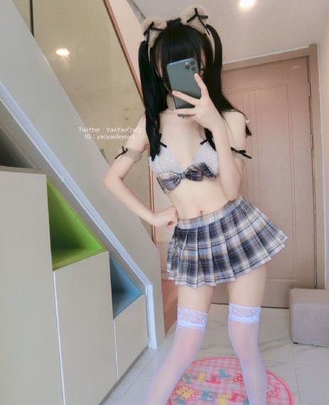 丝袜美腿av在线_中英字幕1080