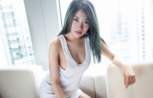 在电影院被弄到高潮h_4K超清免费观看