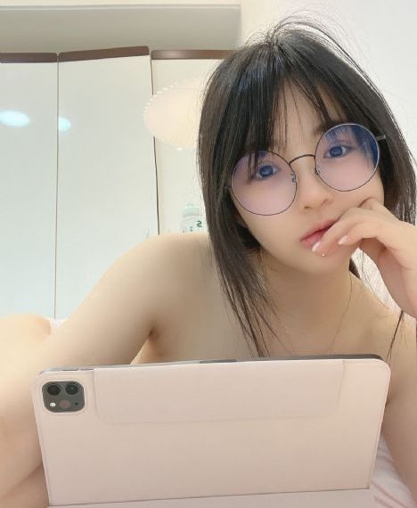 国产爆乳美女娇喘呻吟_国产剧在线视频播放